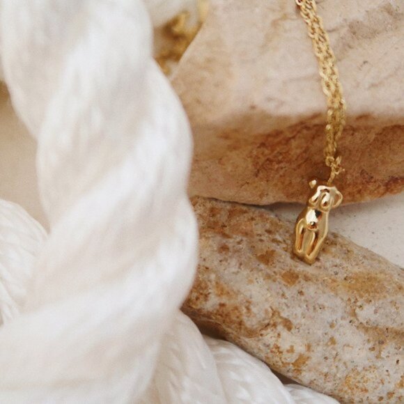 NEW 18K Gold Plated Feminine Figure Necklace - Picture 7 of 9